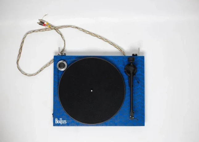 pro-ject-essential-iii-sgt-peppers-drum-big-3