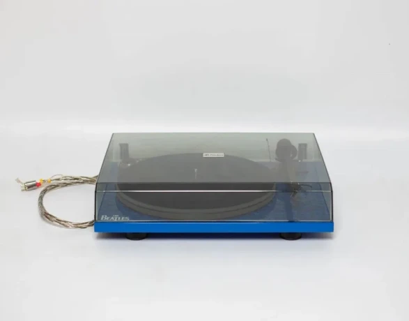 pro-ject-essential-iii-sgt-peppers-drum-big-1