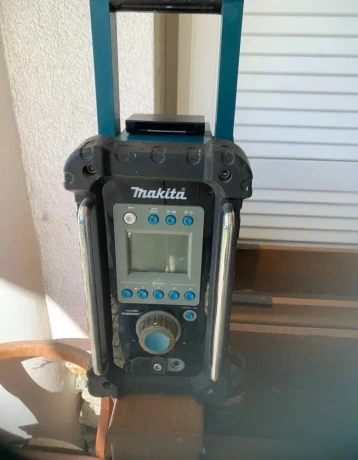 radio-makita-big-0