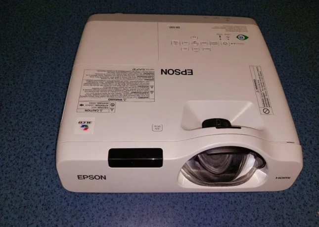 projektor-epson-eb-530-big-0