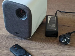 xiaomi-mi-smart-projector