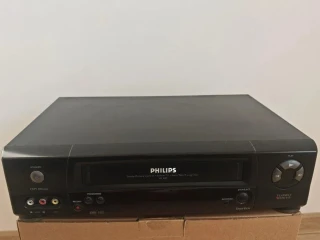 philips-vhs-kazetovy-prehravac