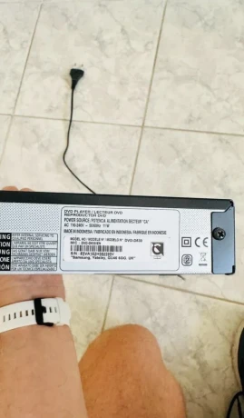 jednoduchy-dvd-prehravac-samsung-d530-big-1