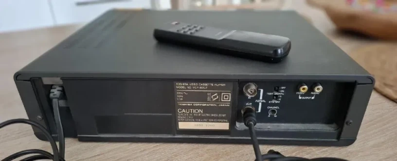predam-vhs-video-prehravac-znacky-toshiba-big-2