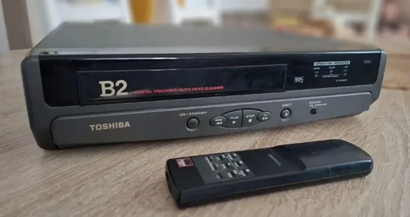 predam-vhs-video-prehravac-znacky-toshiba-big-0