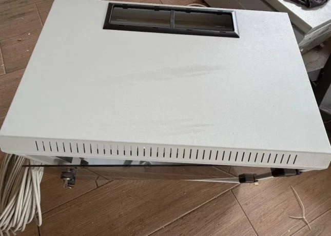 19-rack-rozvadzac-9u-24-port-switch-patch-panel-big-3