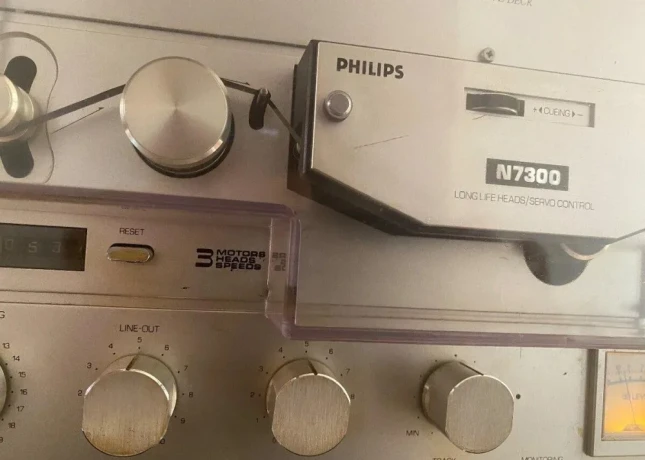 predam-kotucak-philips-n-7300-akai-x201d-a-kazetak-big-1