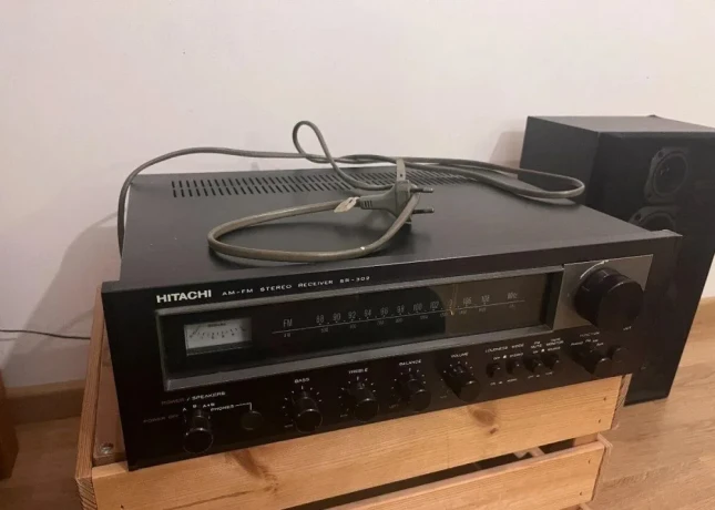 hitachi-sr-302-vintage-am-fm-stereo-receiver-big-4