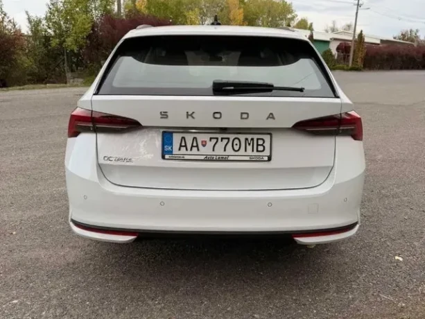 skoda-octavia-combi-20-tdi-scr-style-dsg-110kw150hp-a7-big-3