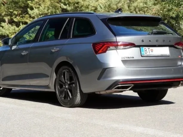 skoda-octavia-combi-rs-20-tdi-147-kw-4x4-dsg-1-majitel-kupena-v-sr-big-3