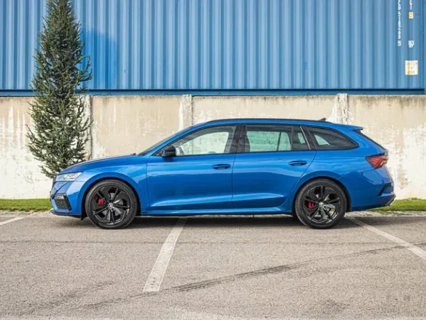 skoda-octavia-combi-20-tdi-rs-dsg-big-1