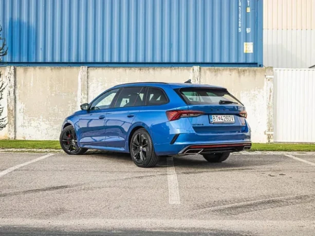 skoda-octavia-combi-20-tdi-rs-dsg-big-2
