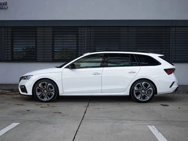 skoda-octavia-combi-20-tdi-rs-dsg-big-1