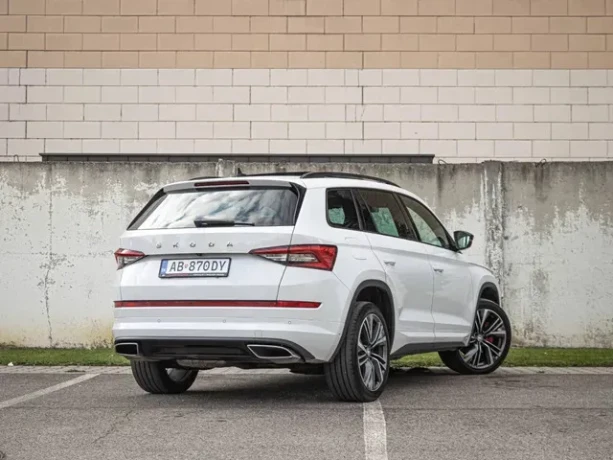 skoda-kodiaq-20-tdi-scr-rs-dsg-4x4-big-3
