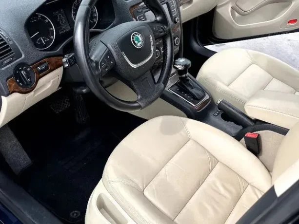 skoda-octavia-combi-12-tsi-elegance-dsg-77kw105hp-a7-big-1