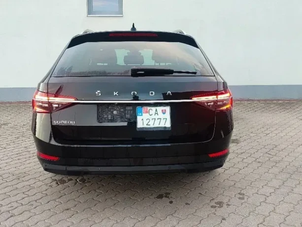 skoda-superb-combi-20-tdi-scr-style-dsg-110kw150hp-a7-big-3