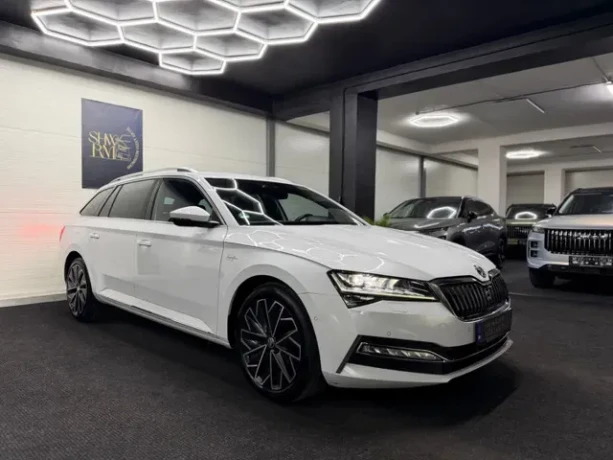 skoda-superb-combi-20-tdi-scr-lk-dsg-big-3