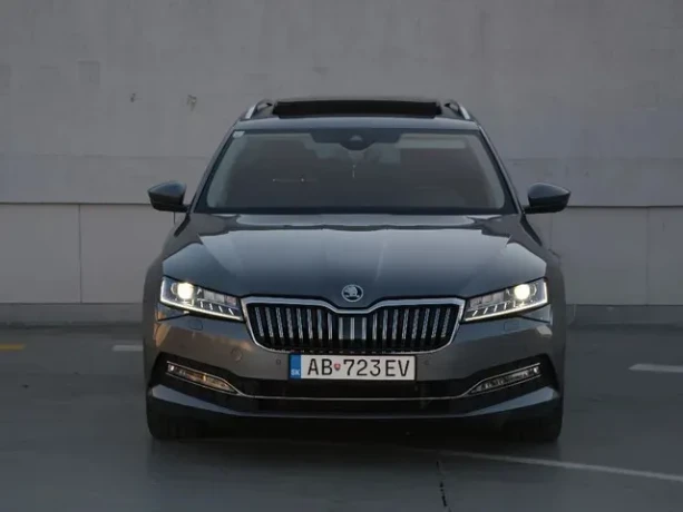 skoda-superb-combi-20-tdi-scr-style-4x4-dsg-147kw200hp-a7-big-0