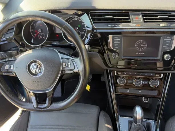 volkswagen-touran-20-tdi-scr-bmt-highline-dsg-eu6-110kw150hp-a6-big-3