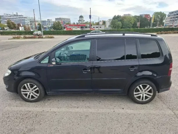 volkswagen-touran-14-tsi-trendline-103kw140hp-m6-big-1