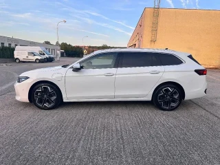 volkswagen-passat-variant-business-15-tsi-plug-in-hybrid-dsg