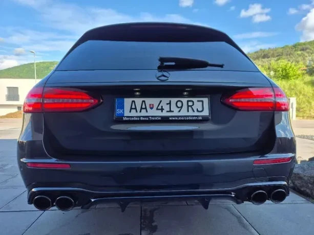 mercedes-benz-e-trieda-53amg-4matic-big-2