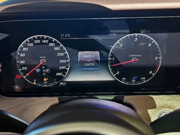 mercedes-benz-e-trieda-kupe-mercedes-big-3