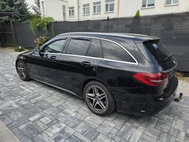 mercedes-benz-c-trieda-20-d-amg-packet-big-1