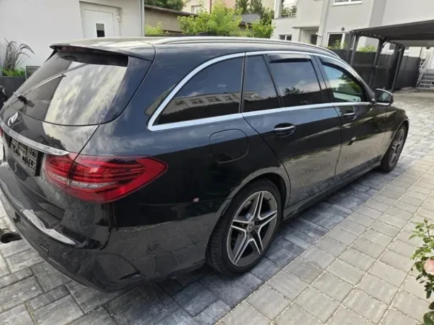 mercedes-benz-c-trieda-20-d-amg-packet-big-3
