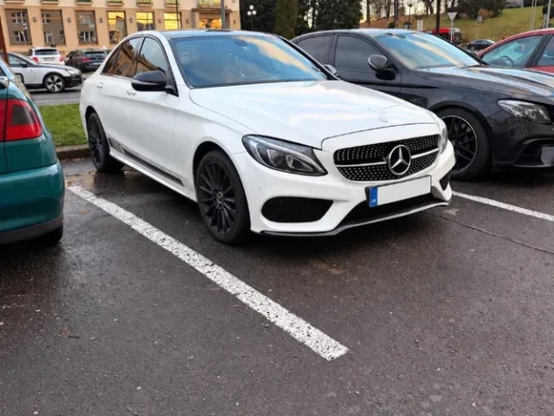 mercedes-benz-c-trieda-c200-4matic-big-2