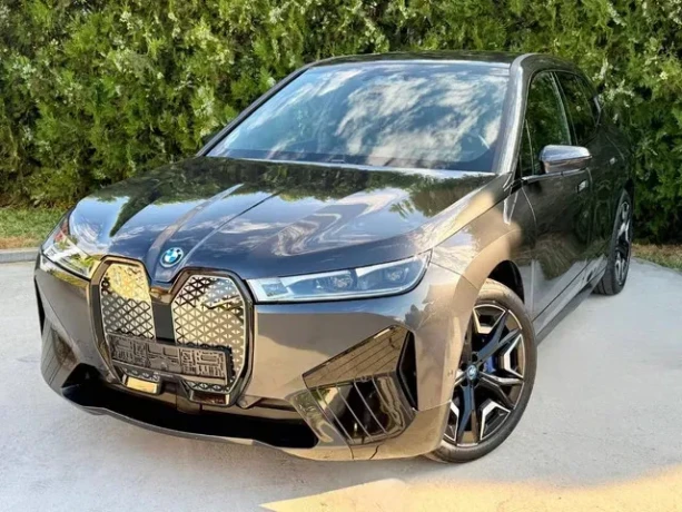 bmw-ix-xdrive-40-sport-laser-lighthead-upharman-kardon-360kamerataznesoh-100-big-2