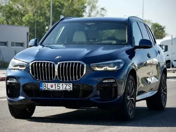 bmw-x5-7-miestne-xdrive30d-at-195kw265hp-msport-packet-big-0
