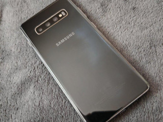 samsung-galaxy-s10-8128