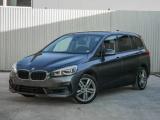 bmw-rad-2-gran-tourer-2020-7-miest-navigacia-tazne-zariadenie