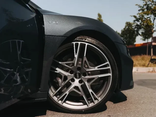 audi-r8-coupe-52-fsi-v10-plus-quattro-s-tronic-449kw610hp-a7-big-3