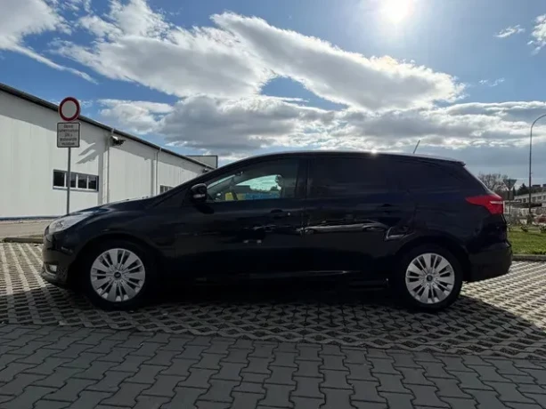 ford-focus-kombi-focus-kombi-15-tdci-duratorq-120k-st-line-powershift-88kw120hp-a6-big-1