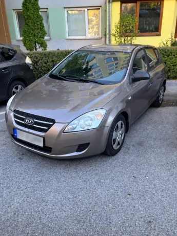 kia-ceed-sw-kia-ceed-sw-benzin-77-kw-5d-stk-012027-220-000-km-big-0