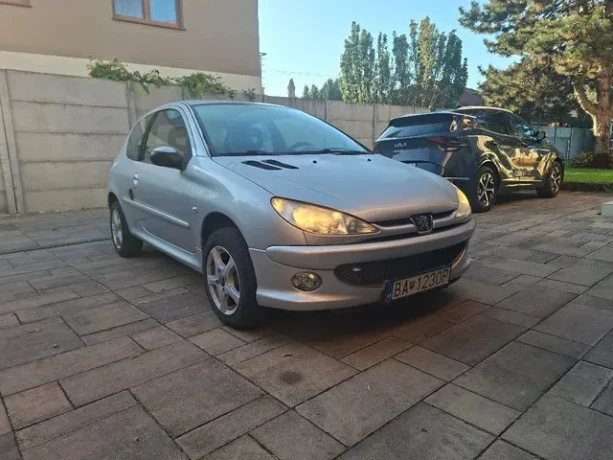 peugeot-206-14-benzin-55kw-manual-prevodovka-big-1