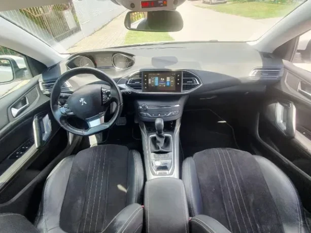 peugeot-308-sw-12-puretech-130-eat6-allure-85-900-km-1-majitel-rozvody-vymenene-doklad-k-dispozicii-big-2