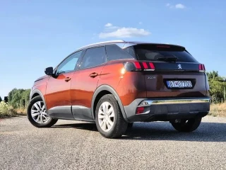 peugeot-3008-16-88kw-kupene-v-sr-servisna-kamera-tempomat-vyhrievanie-cuvacie-senzory