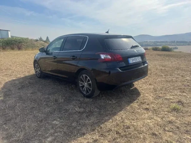 peugeot-308-16-bluehdi-ss-allure-koza-led-svetlomety-parkkamera-big-1
