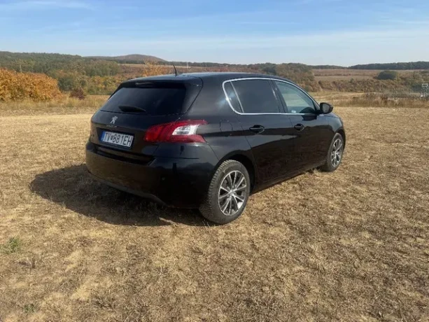 peugeot-308-16-bluehdi-ss-allure-koza-led-svetlomety-parkkamera-big-2