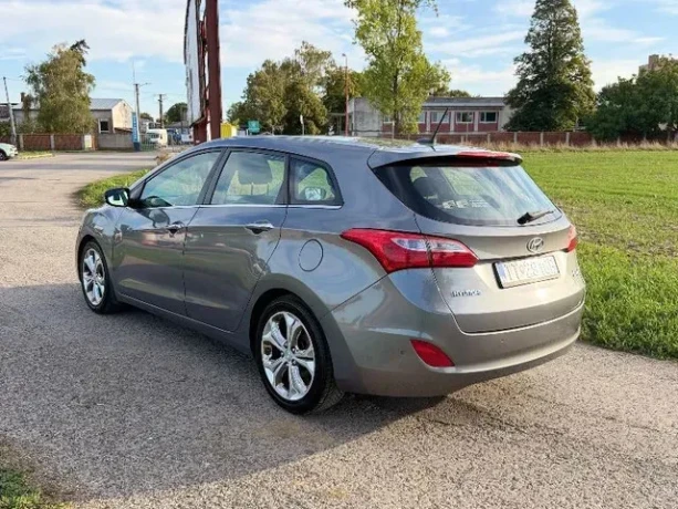 hyundai-i30-cw-i30-kombi-16i-gdi-16v-dohc-style-99kw135hp-m6-big-2