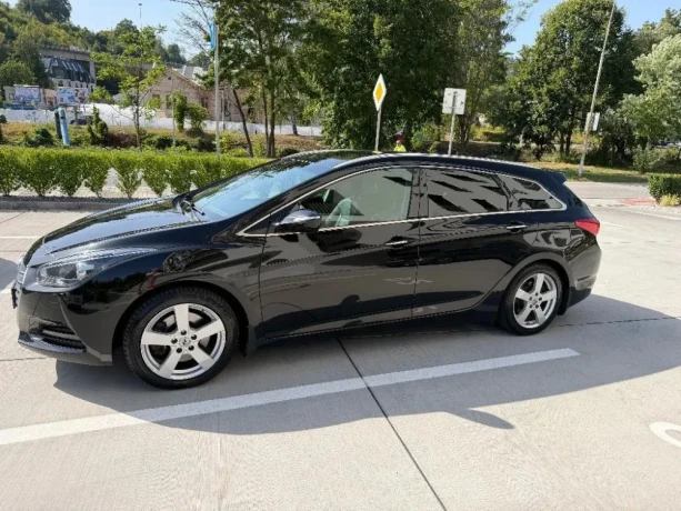 hyundai-i40-cw-17-crdi-automat-big-0