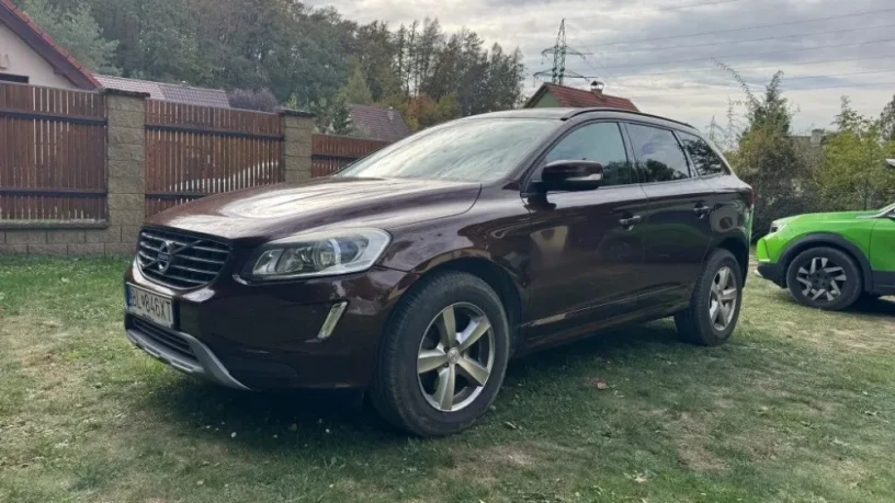 volvo-xc60-d3-20l-drive-e-momentum-110kw150hp-m6-big-0