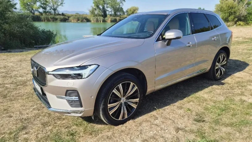 volvo-xc60-20-b5-mhev-ultimate-bright-awd-at-173kw235hp-a8-big-0