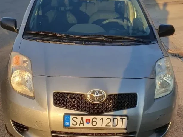toyota-yaris-10-vvt-i-base-51kw69hp-m5-big-1