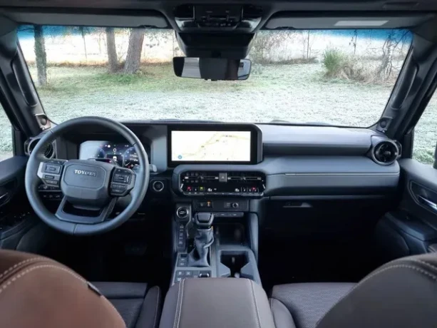 toyota-land-cruiser-28-d-4d-204-executive-at-4x4-150kw204hp-a6-big-3
