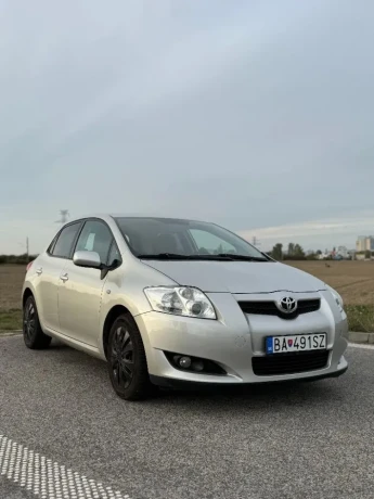toyota-auris-2008-16-benzin-strieborna-metaliza-klima-automat-big-0