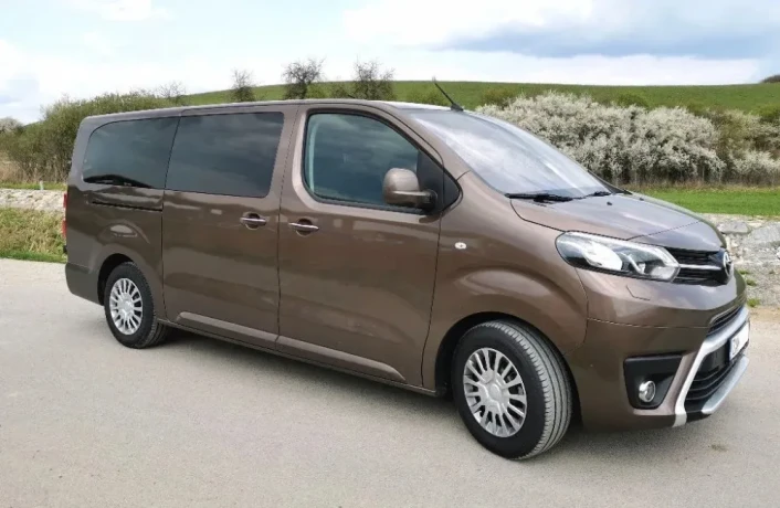 toyota-proace-verso-shuttle-20-d-4d-140-l2-106kw144hp-m6-big-0